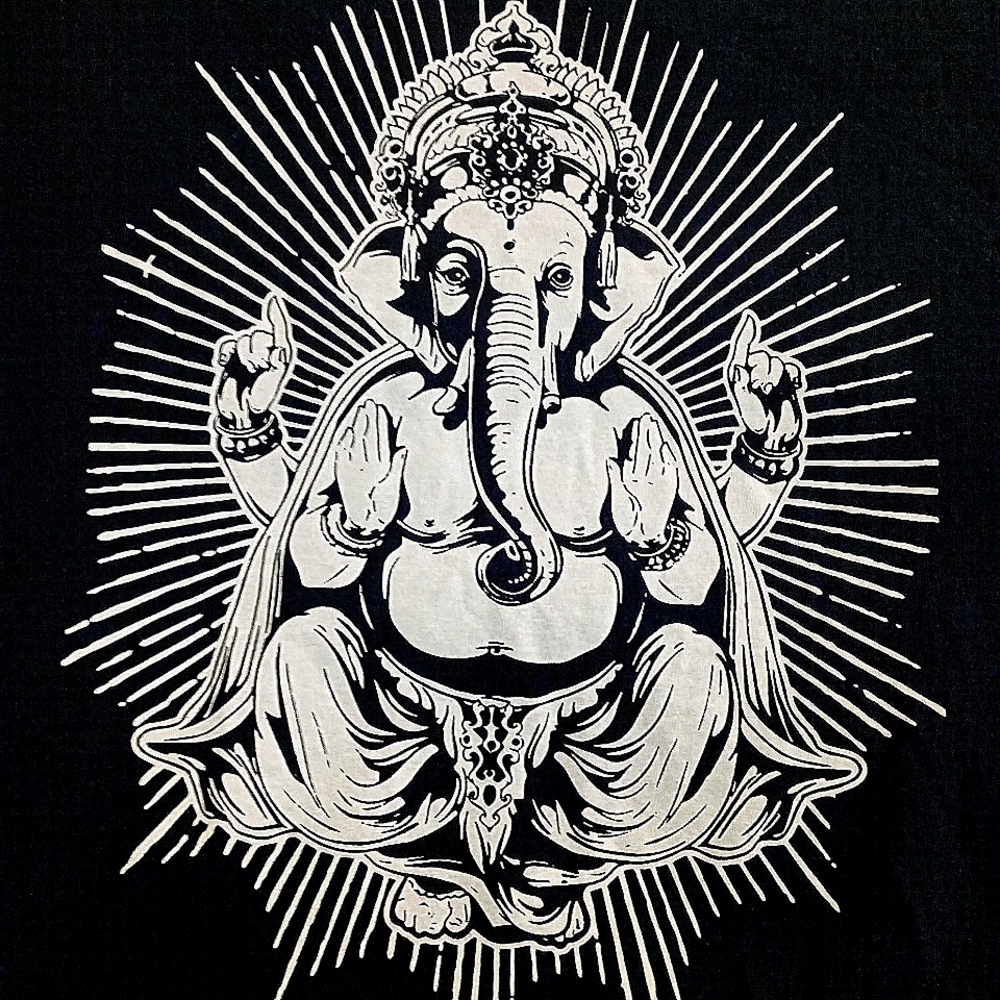 SACRED TIBETAN BUDDHIST ELEPHANT GANESHA T-SHIRT. SIZE M SPIRITUAL ENLIGHTENMENT